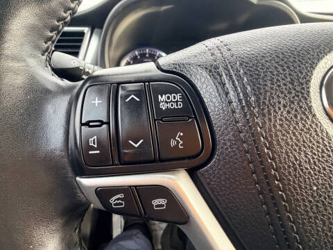 2015 Toyota Highlander LE