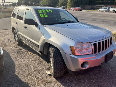 2005 Jeep Grand Cherokee for sale at SCOTT HARRISON MOTOR CO in Houston TX