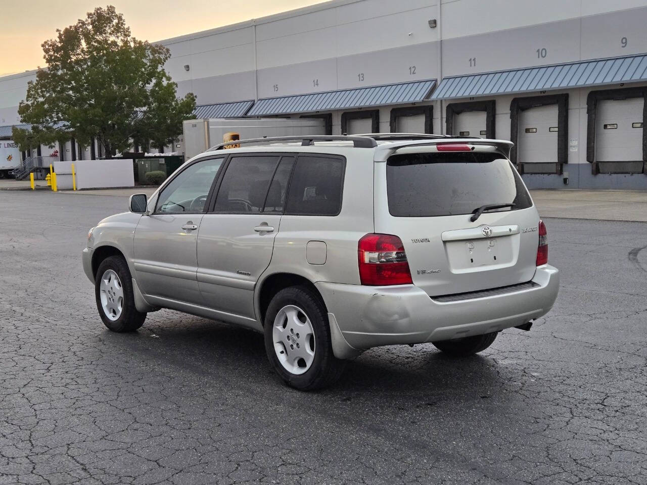 2006 Toyota Highlander for sale at Alpha Auto Sales in Auburn, WA