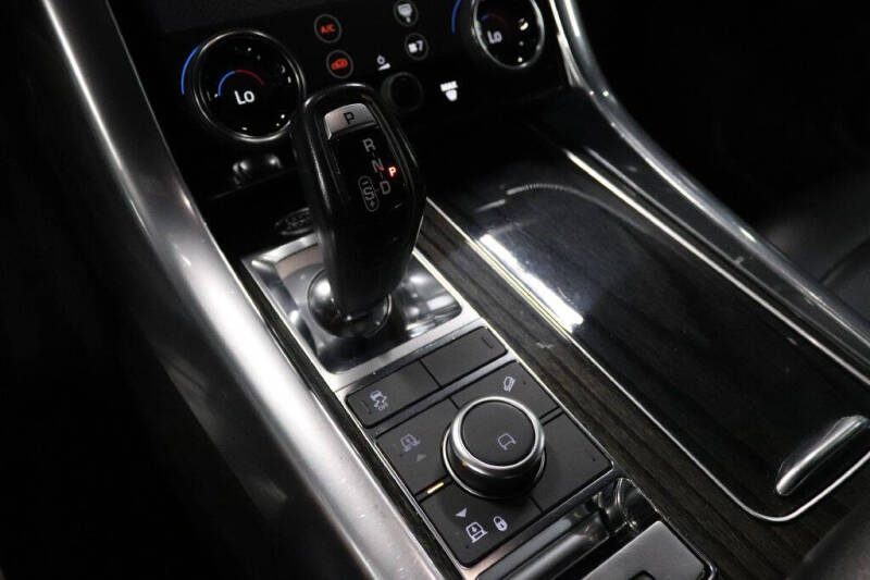 2019 Land Rover Range Rover Sport SE