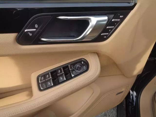 2015 Porsche Macan S