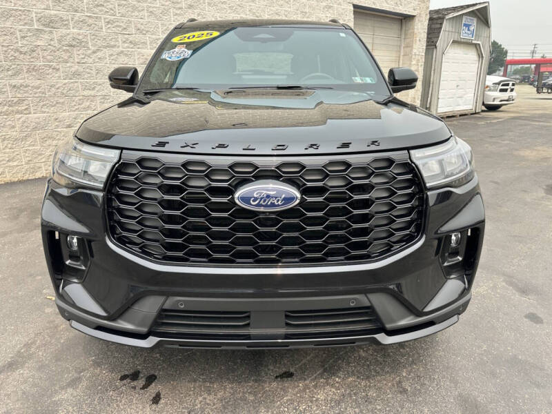 2025 Ford Explorer ST-Line