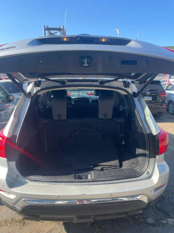 2019 Nissan Pathfinder SL