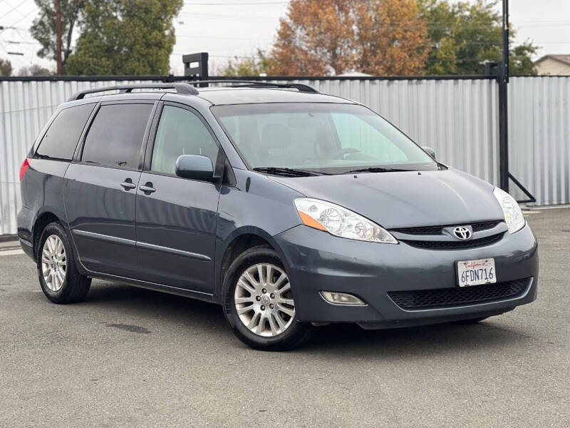 2008 Toyota Sienna XLE