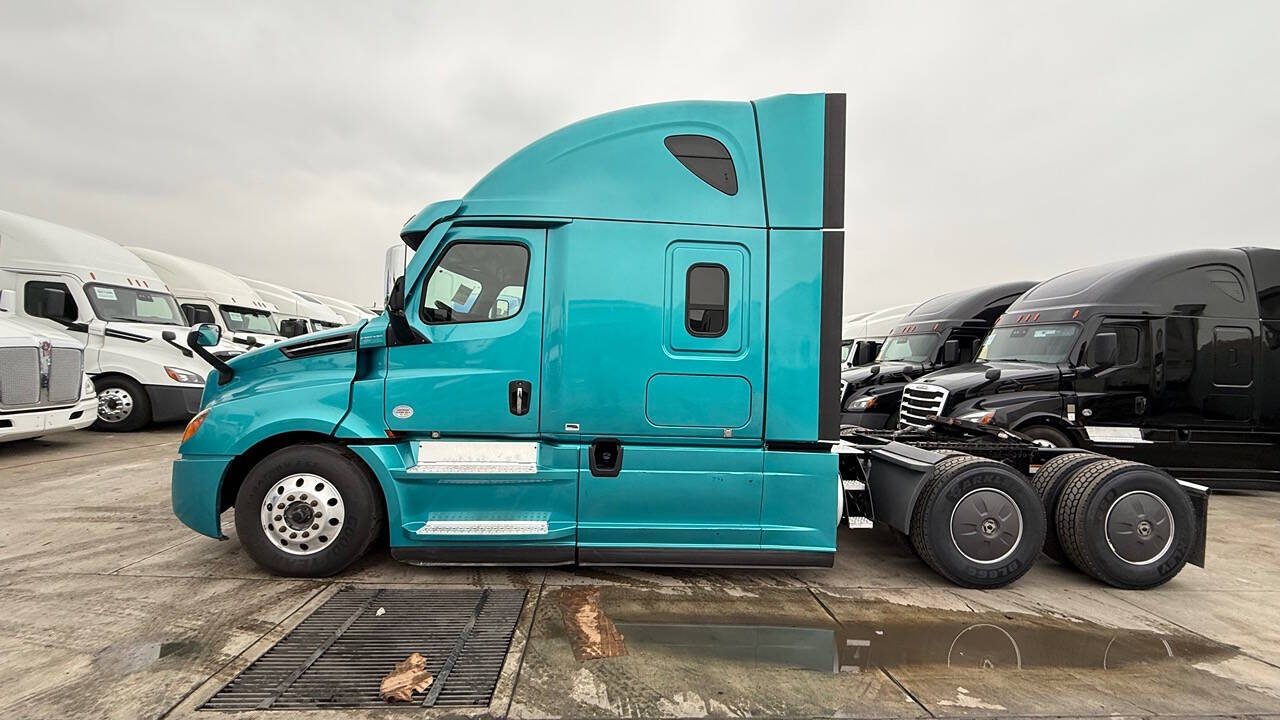 2021 Freightliner Cascadia for sale at KING TRUCK TRAILER SALES in Bakersfield, CA