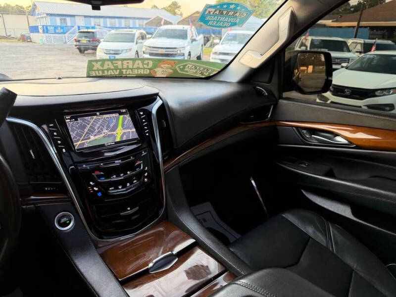 2017 Cadillac Escalade Luxury