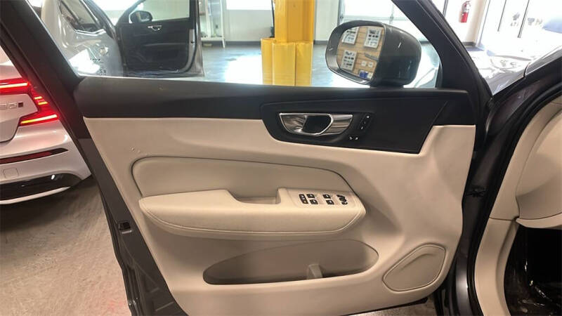 2020 Volvo XC60 T5 Momentum