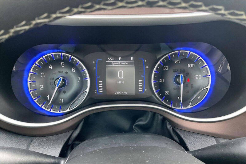 2023 Chrysler Voyager LX