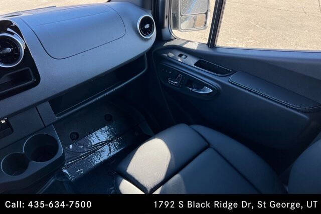 2025 Mercedes-Benz Sprinter