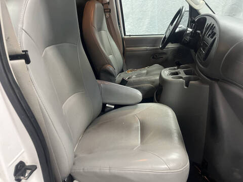 2005 Ford E-Series E-150