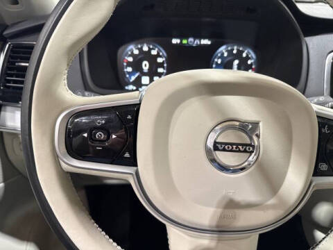2022 Volvo XC90 T5 Momentum