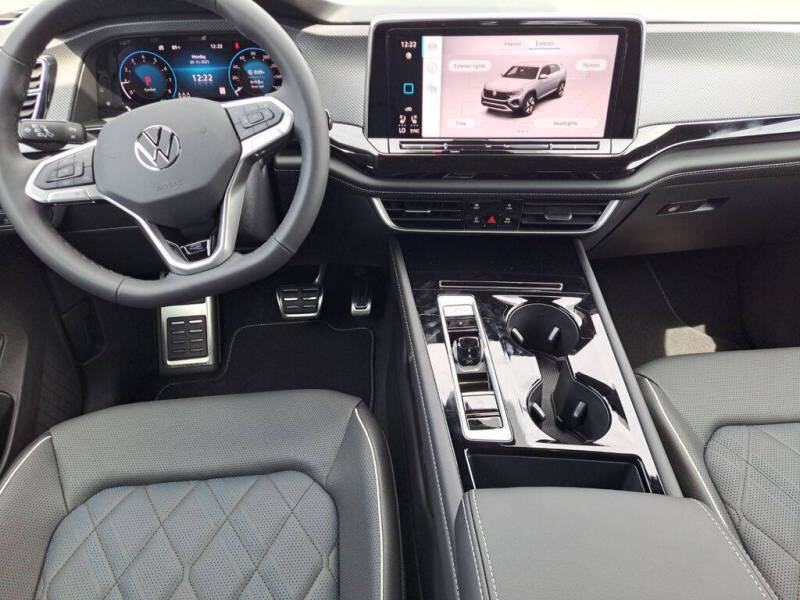 2026 Volkswagen Atlas Cross Sport SEL Premium R-Line 4Motion