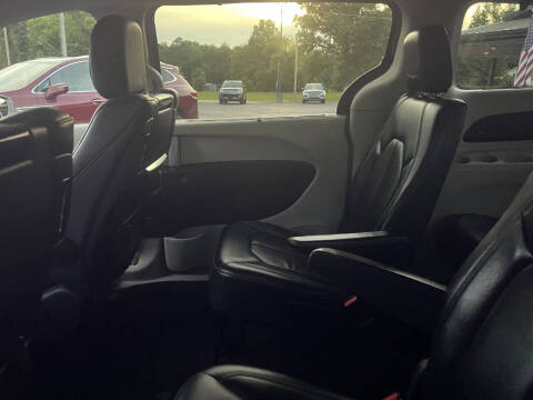 2017 Chrysler Pacifica Touring-L Plus