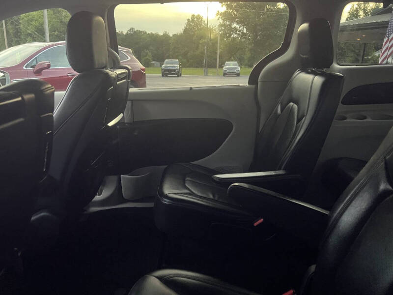 2017 Chrysler Pacifica Touring-L Plus