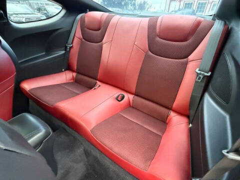 2013 Hyundai Genesis Coupe 2.0T R-Spec