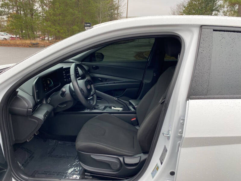 2025 Hyundai Elantra SEL Sport