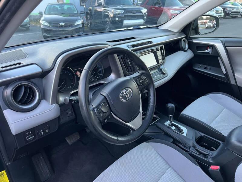 2017 Toyota RAV4 XLE