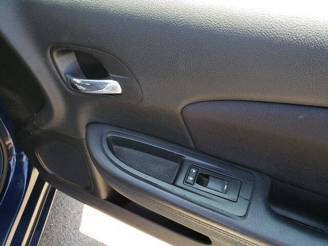 2013 Chrysler 200 LX