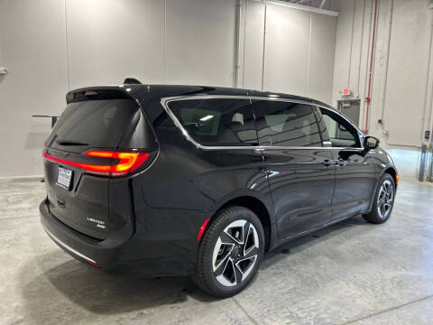 2027 Chrysler Pacifica Limited