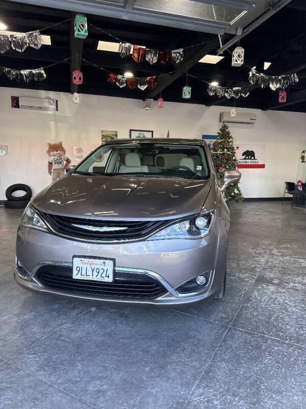 2018 Chrysler Pacifica Hybrid Touring Plus