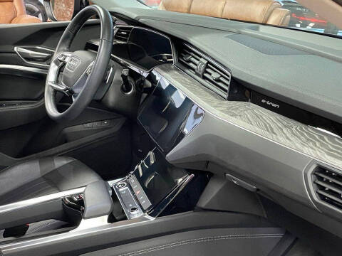 2021 Audi e-tron quattro Premium