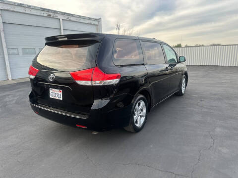 2011 Toyota Sienna Base 7-Passenger