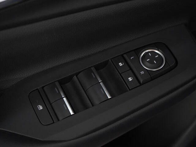 2025 Toyota Prius Plug-in Hybrid XSE