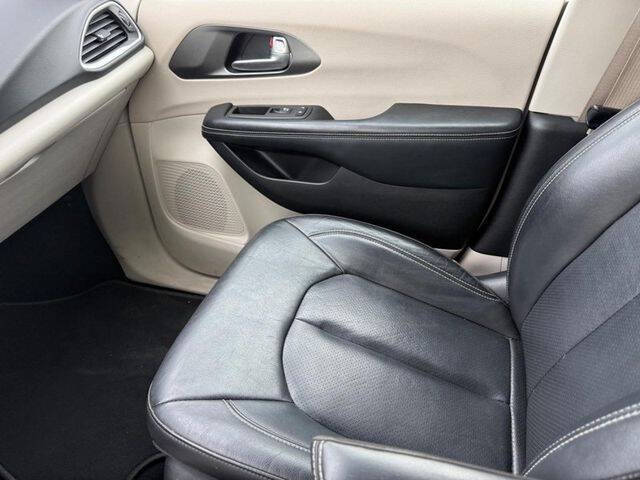 2022 Chrysler Pacifica Touring L