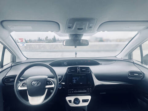 2017 Toyota Prius Two