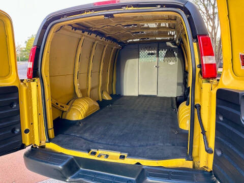 2022 Chevrolet Express 2500