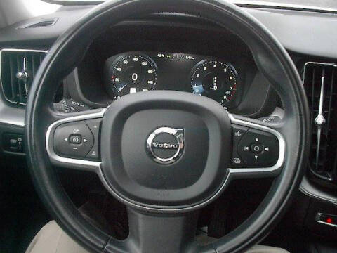 2020 Volvo XC60 T5 Momentum