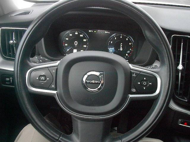 2020 Volvo XC60 T5 Momentum