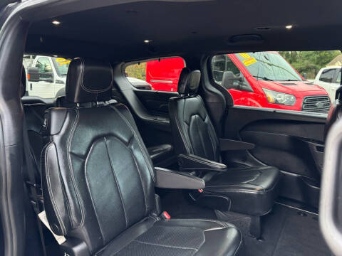 2021 Chrysler Pacifica Touring L