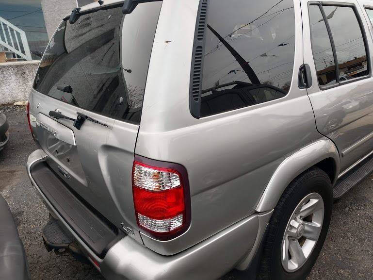 2003 Nissan Pathfinder LE