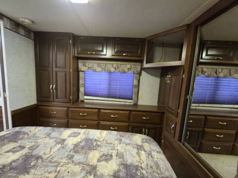 2002 Newmar Dutch Star 3852