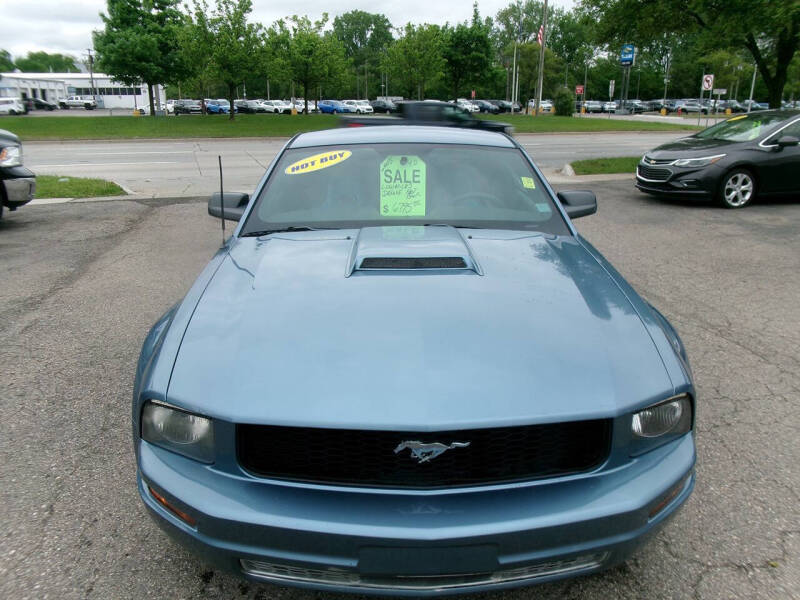 2005 Ford Mustang V6 Deluxe