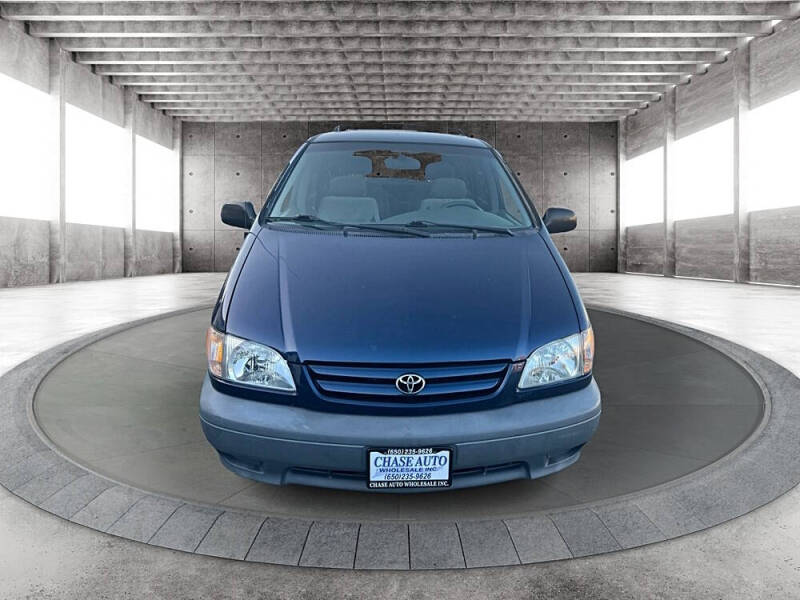 2003 Toyota Sienna CE