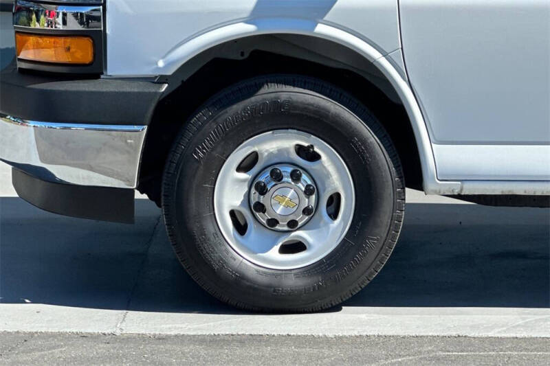 2024 Chevrolet Express LT 3500