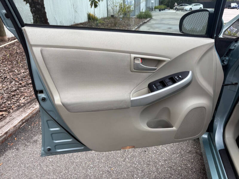 2013 Toyota Prius Three