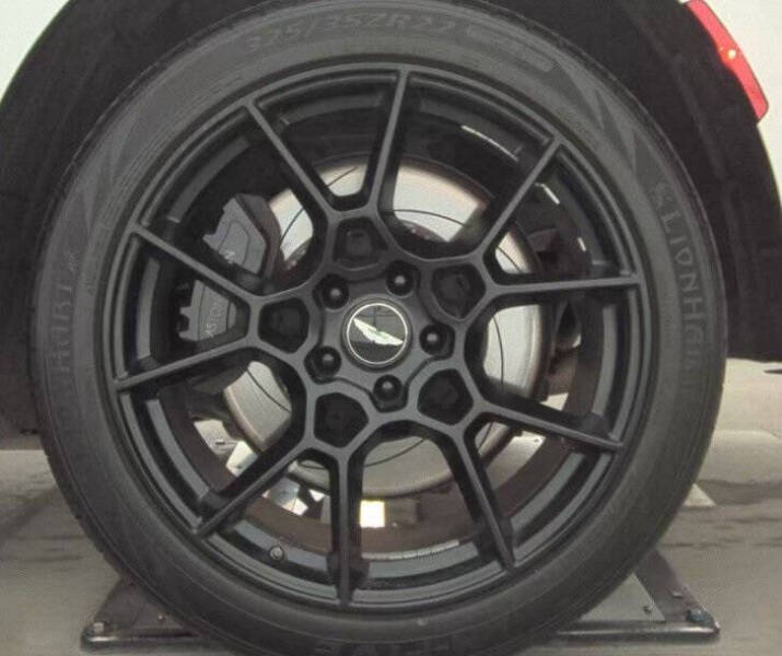 2021 Aston Martin DBX