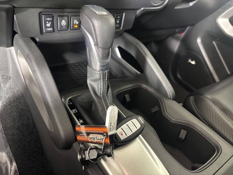 2024 Nissan Frontier SL