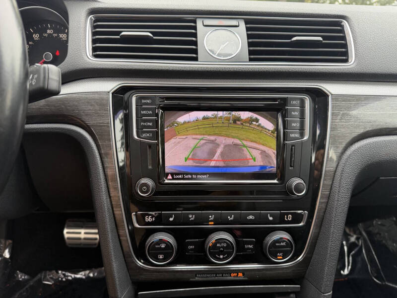 2016 Volkswagen Passat 1.8T SE