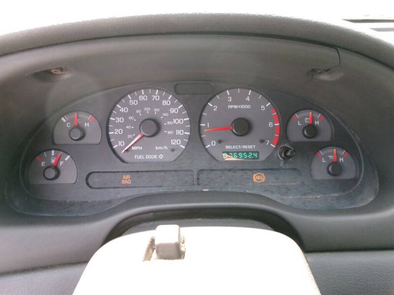 2000 Ford Mustang