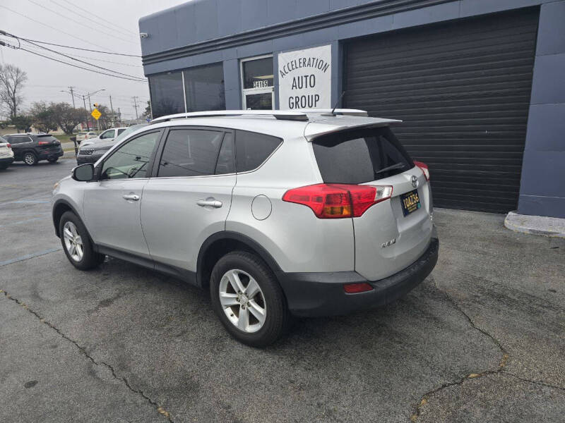 2014 Toyota RAV4 XLE photo 6