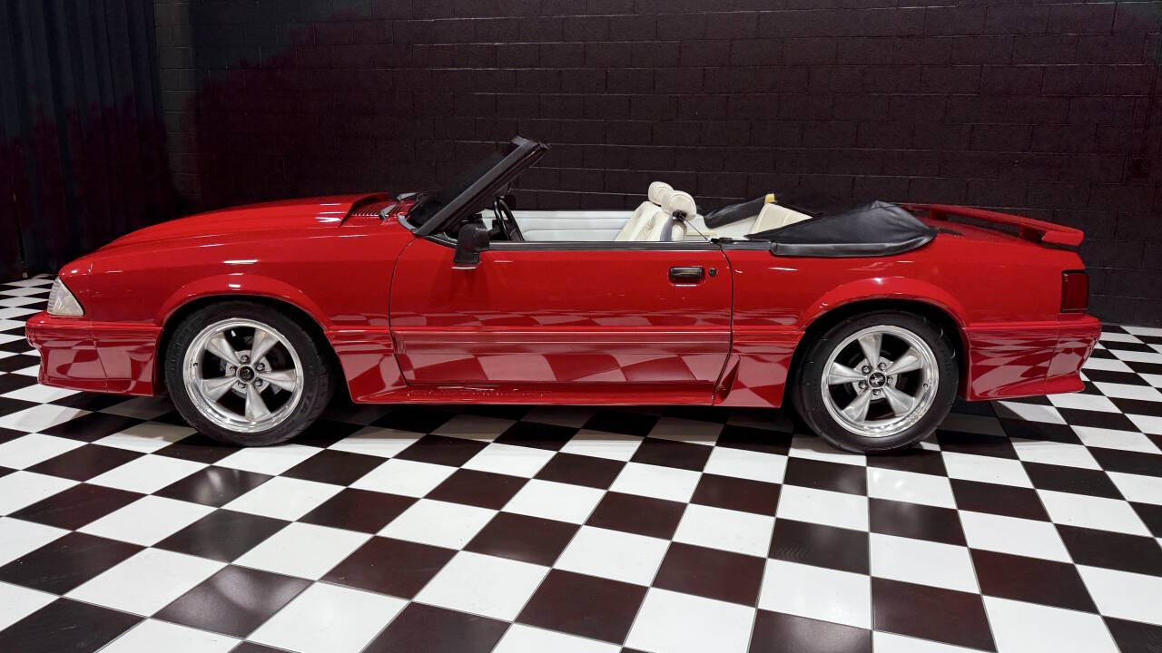 1993 Ford Mustang 10