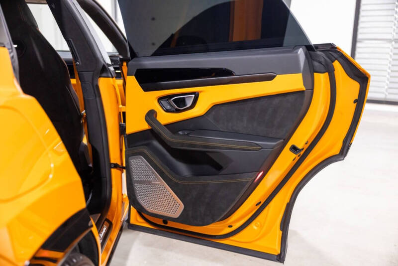 2024 Lamborghini Urus S