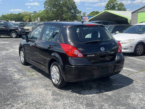2011 Nissan Versa 1.8 S