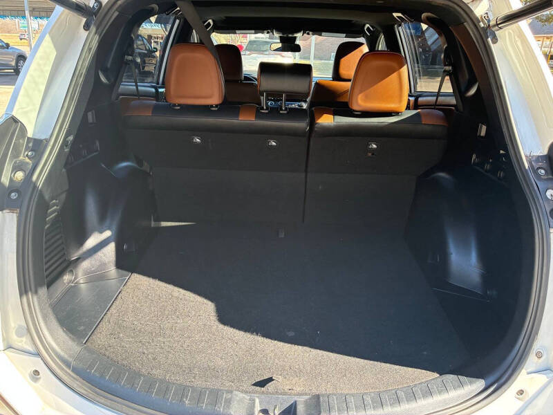 2017 Toyota RAV4 SE