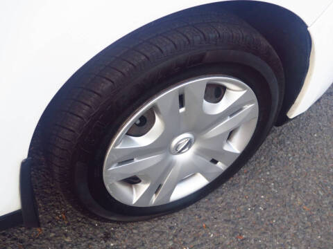 2010 Nissan Versa 1.8 S