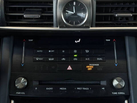 2017 Lexus IS 200t